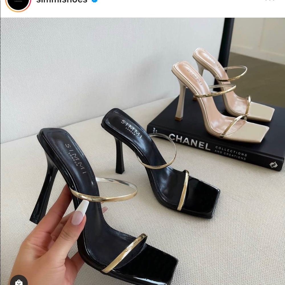 AMREZY ICON BLACK DOUBLEGOLD STRAP SQUARE TOE MULE